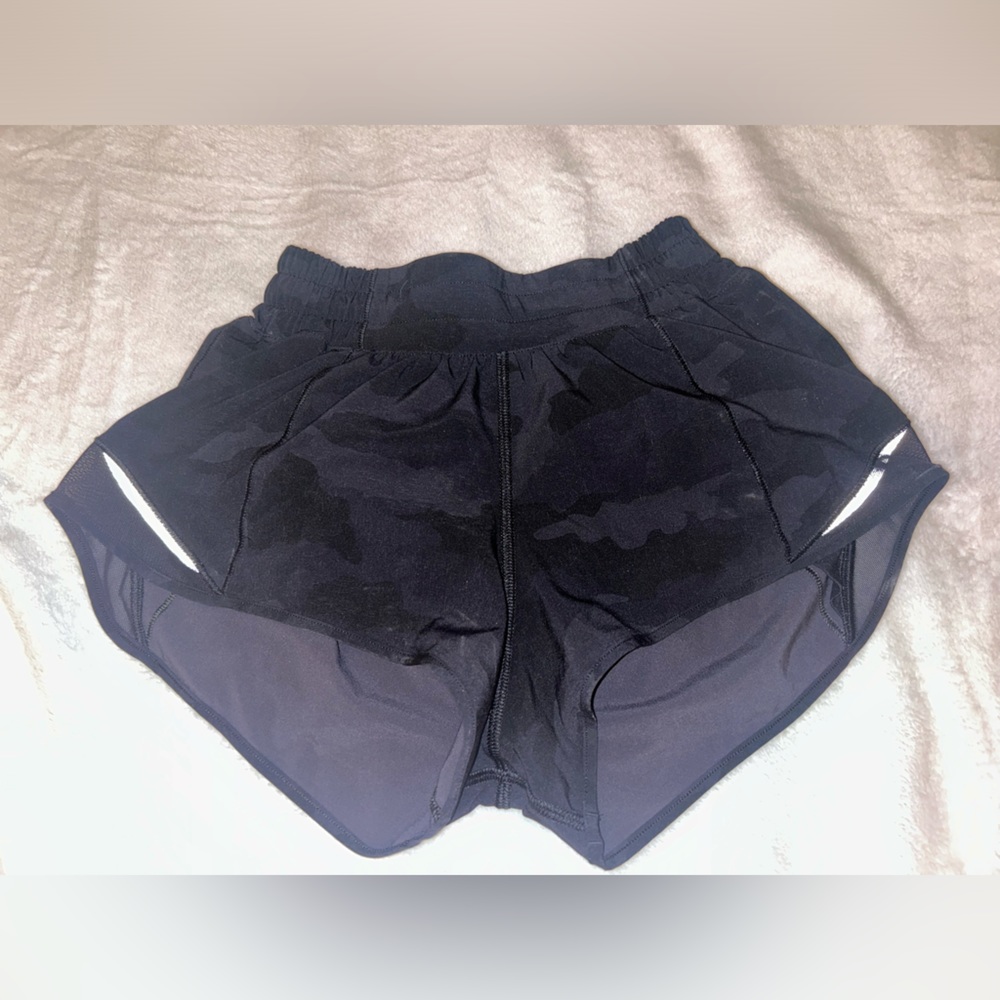 lululemon shorts black camo 2.5 inch!